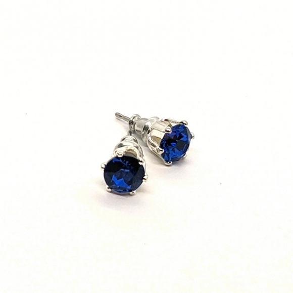 ♠️♠️+ Swarovski® Diamonds Solitaire Stud Earrings Sterling Silver Overlay - Picture 8 of 10
